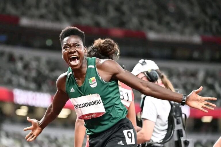 Odile Ahouanwanou (C) Droits réservés